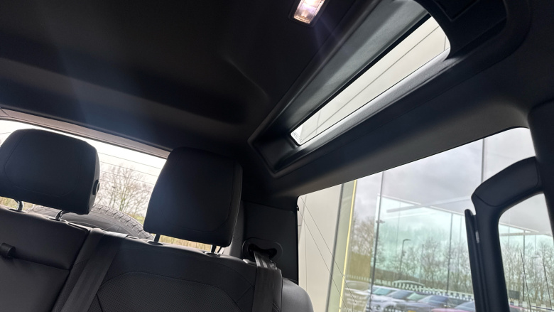 Land Rover Defender 3.0 D250 X-Dynamic SE 90 3dr Auto Diesel Estate